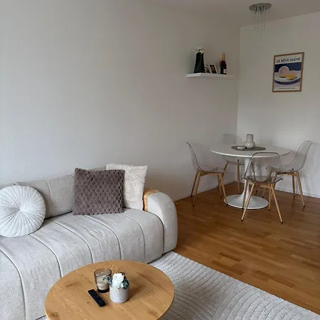 Moderne 4-zimmer Nahe Bodensee Mit Balkon *